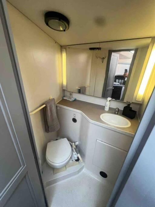 Yacht "X" - 44 Foot Modern Yacht On 5 Star Ocean Village Marina - Minutes Away From City Centre And Cruise Terminals, Free Parking ,Spa Package Available! Southampton Exterior foto
