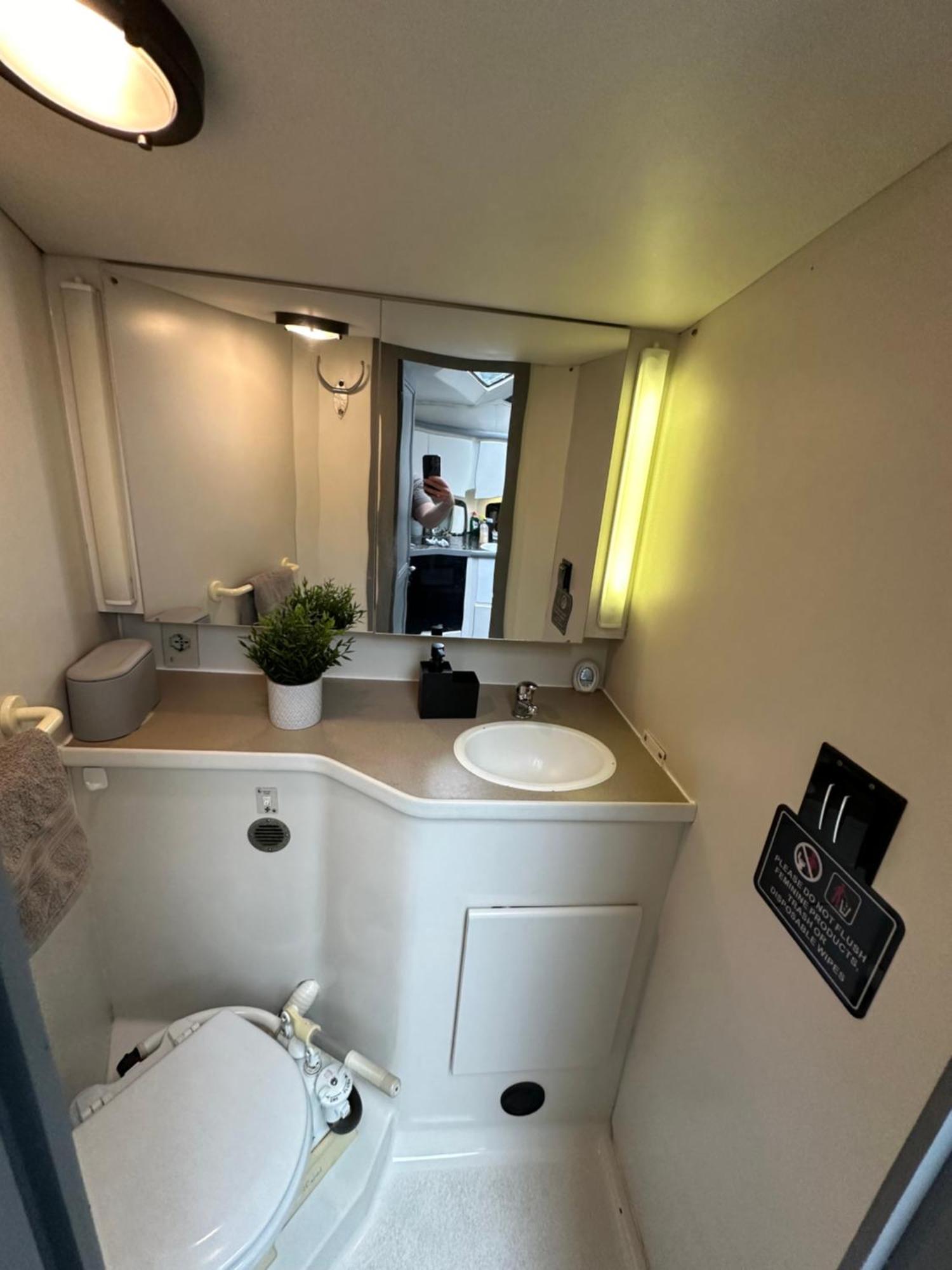 Yacht "X" - 44 Foot Modern Yacht On 5 Star Ocean Village Marina - Minutes Away From City Centre And Cruise Terminals, Free Parking ,Spa Package Available! Southampton Exterior foto
