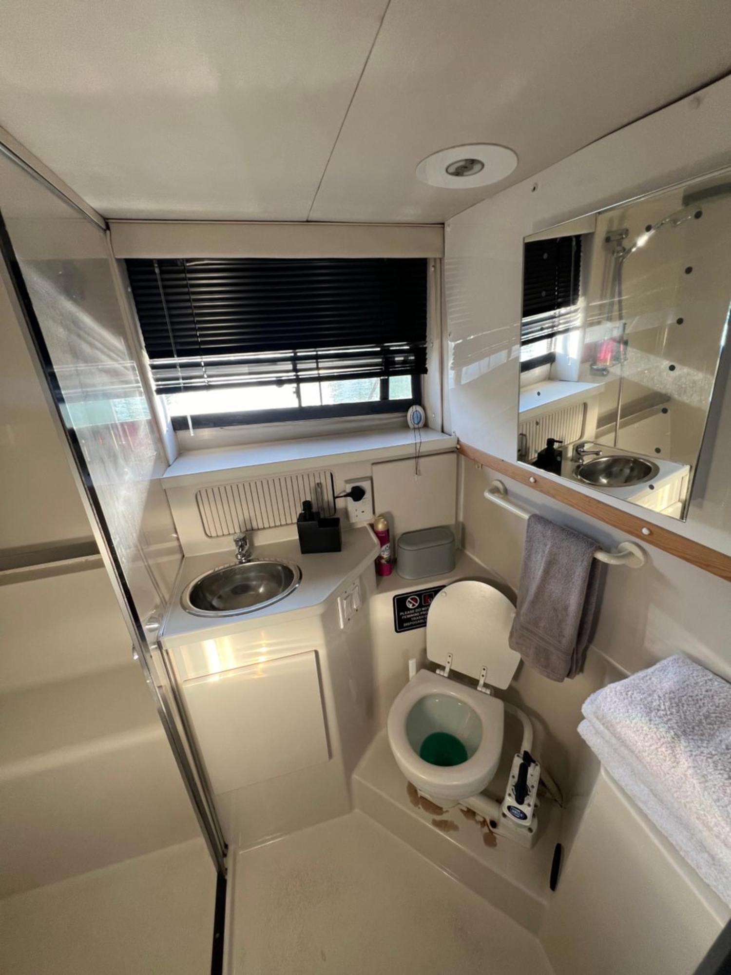Yacht "X" - 44 Foot Modern Yacht On 5 Star Ocean Village Marina - Minutes Away From City Centre And Cruise Terminals, Free Parking ,Spa Package Available! Southampton Exterior foto